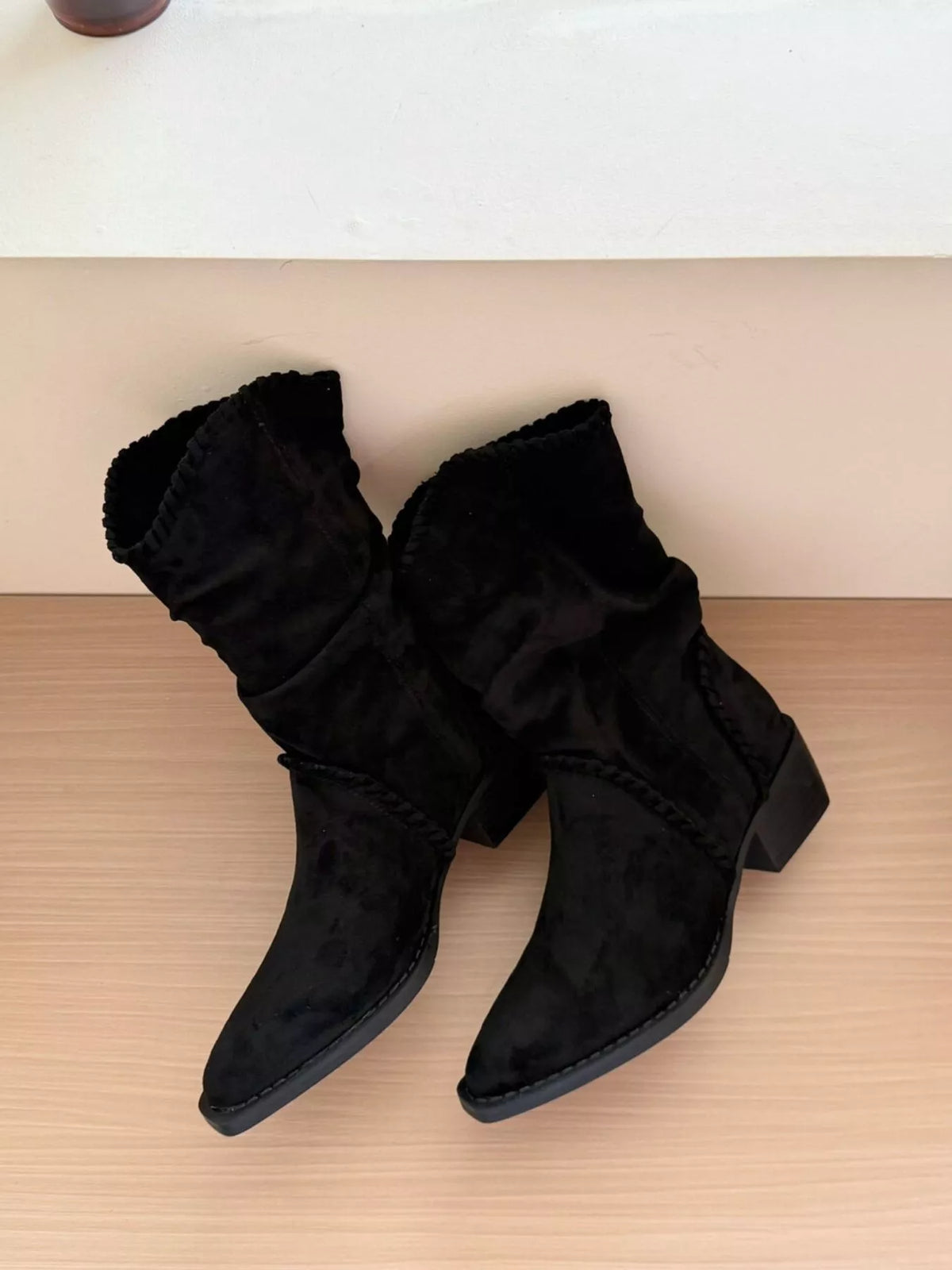 Trendsi point toe block heel boots in black leather, featuring sleek design and sturdy heels, suitable for stylish footwear.
