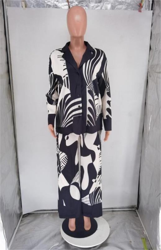 Casual women's matching clothing set with positioning printing from Plush Fashion Hub, featuring comfortable fabric and stylish design.