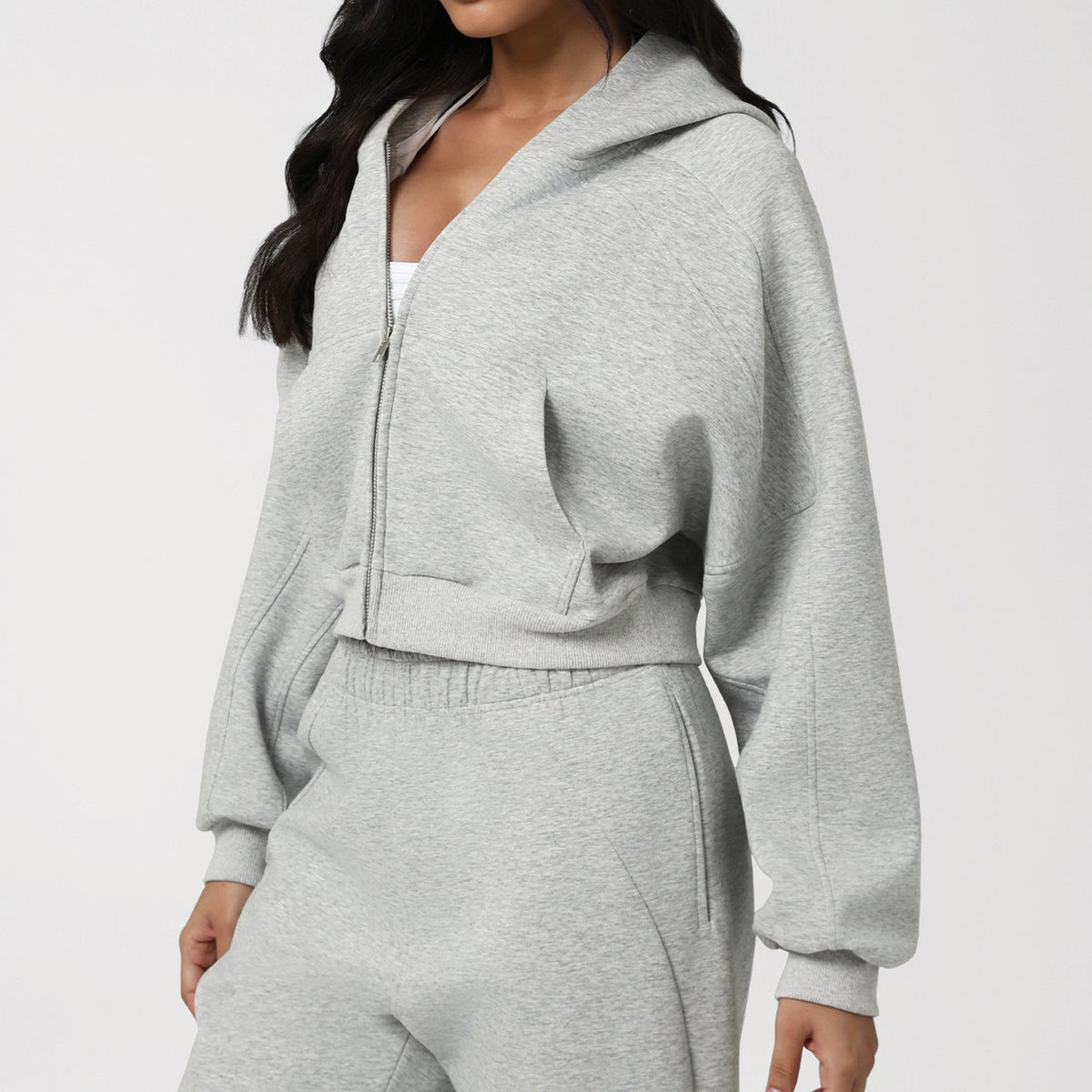 Plush Fashion Hub hooded sports casual sweater with long sleeves, suitable for outdoor running, yoga, and winter fitness activities.