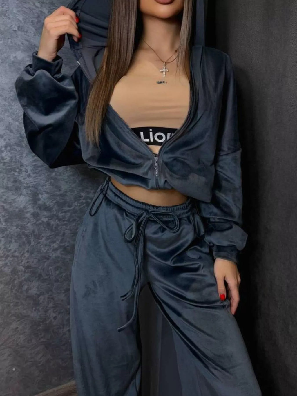 Trendsi zip-up cropped outerwear and pants set, stylish matching two-piece outfit with a zip front and fitted design.