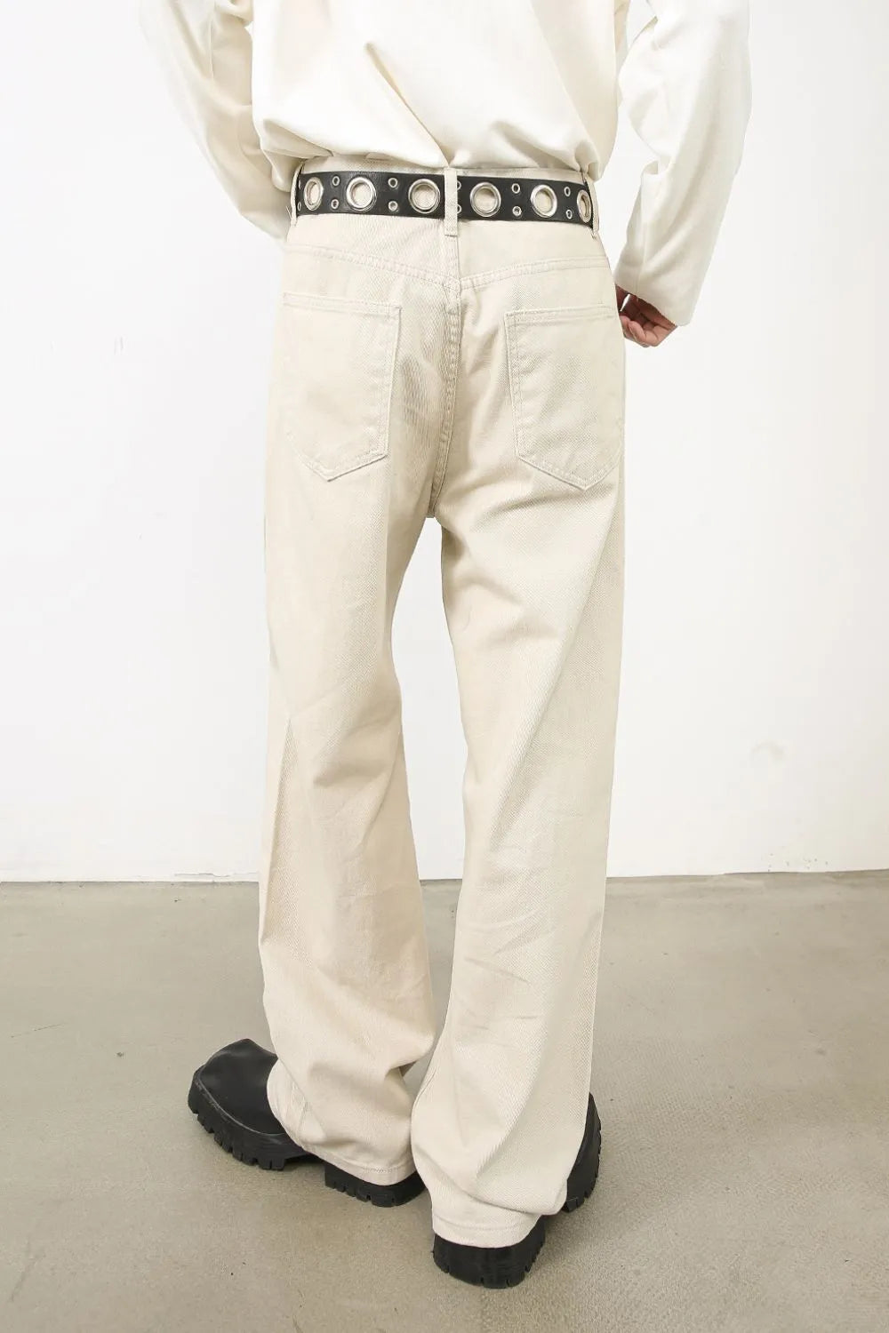 Men's baggy jeans with multiple pockets from Plush Fashion Hub, featuring a relaxed fit and casual streetwear style.