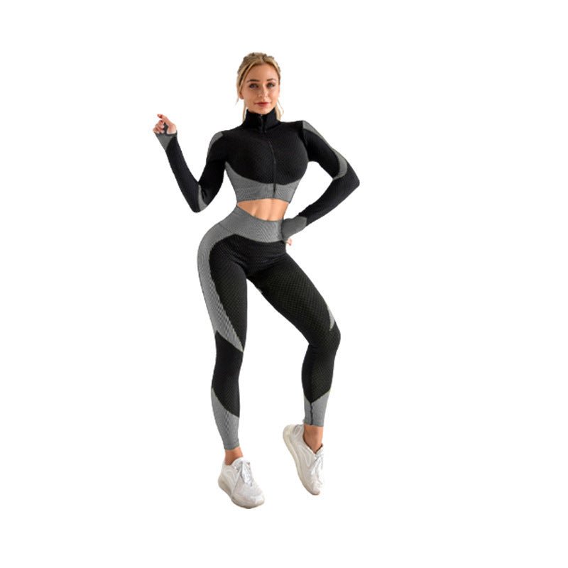 FitiqueFit 2-piece seamless zip-up yoga set for women, featuring comfortable activewear for workouts and yoga sessions.