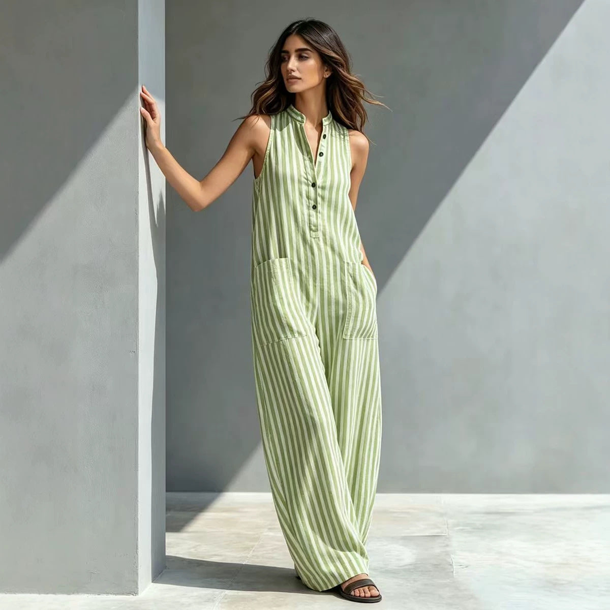 FitiqueFit sleeveless V-neck striped cropped jumpsuit in three colors, featuring a loose fit and sleeveless design, available in sizes S to 3XL.
