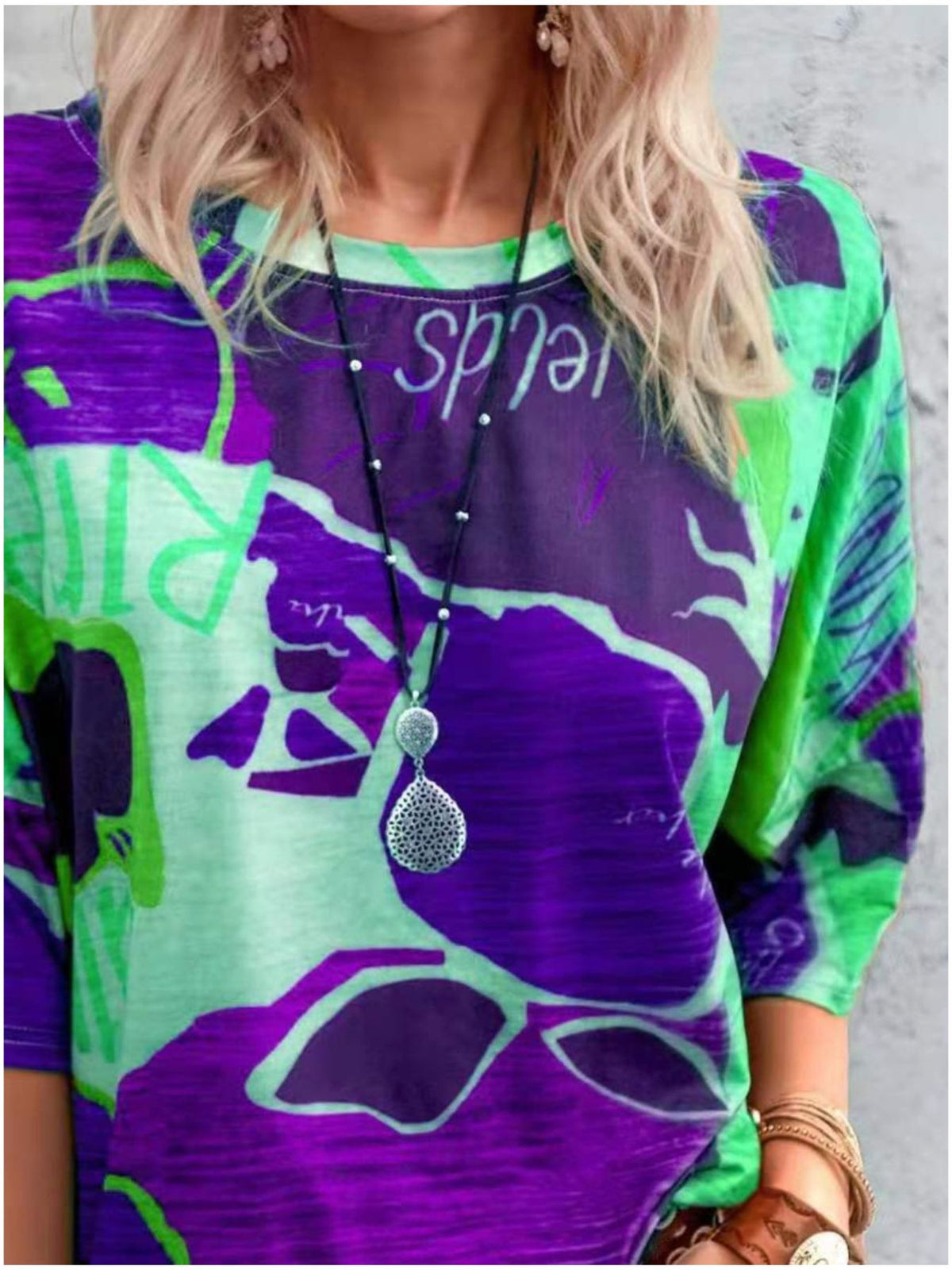 Women's contrast round neck short sleeve casual T-shirt by Plush Fashion Hub, featuring a stylish design and comfortable fit.