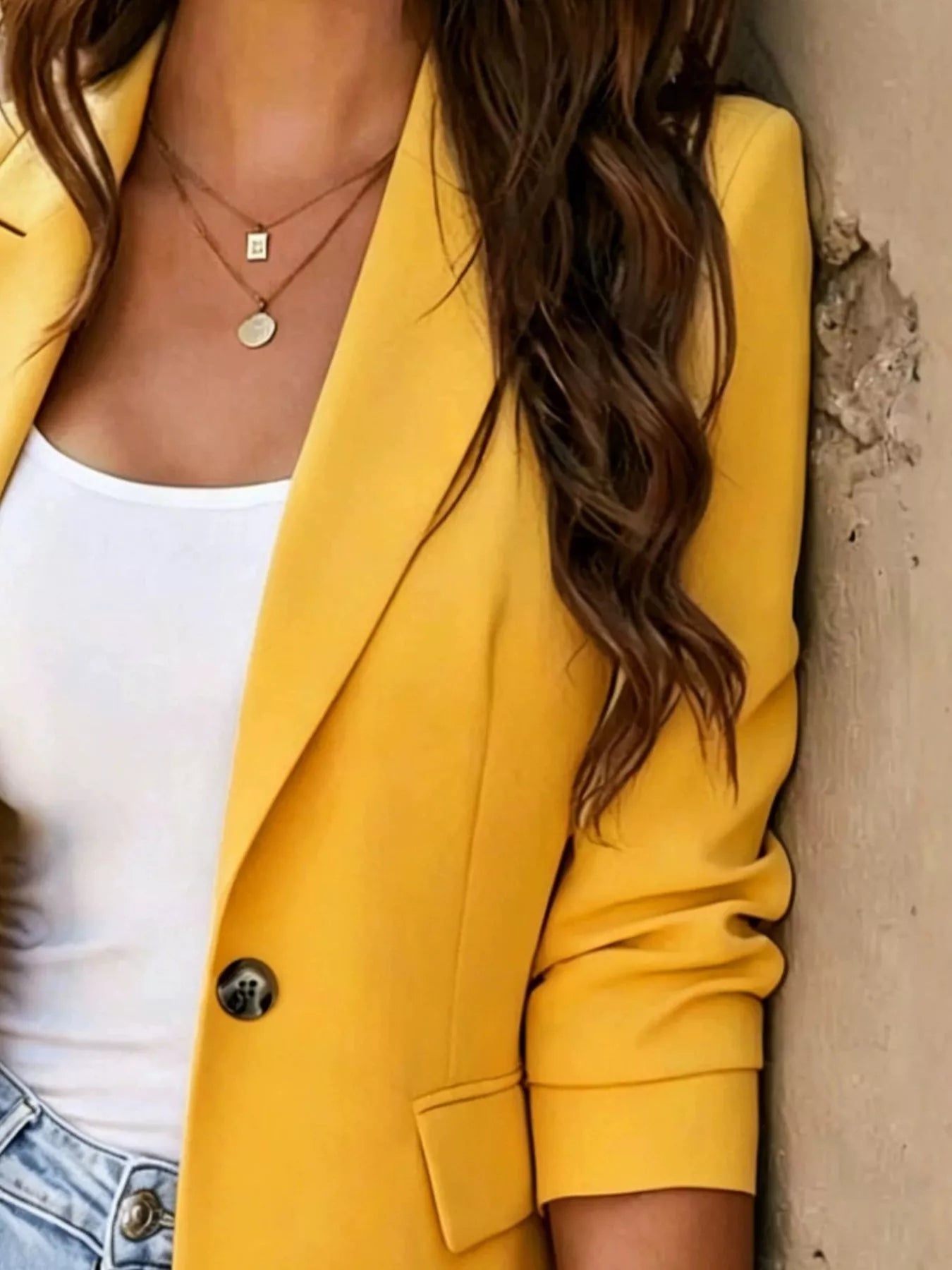 Plus size casual blazer with lapel collar and single-breasted design, trendy Trendsi full size blazer in black fabric.