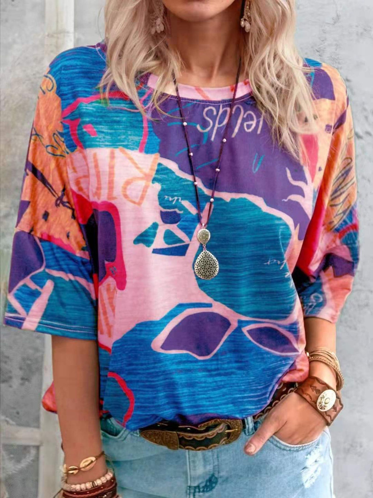 Women's casual short sleeve T-shirt with contrast round neckline from Plush Fashion Hub, featuring a comfortable fit and stylish design.
