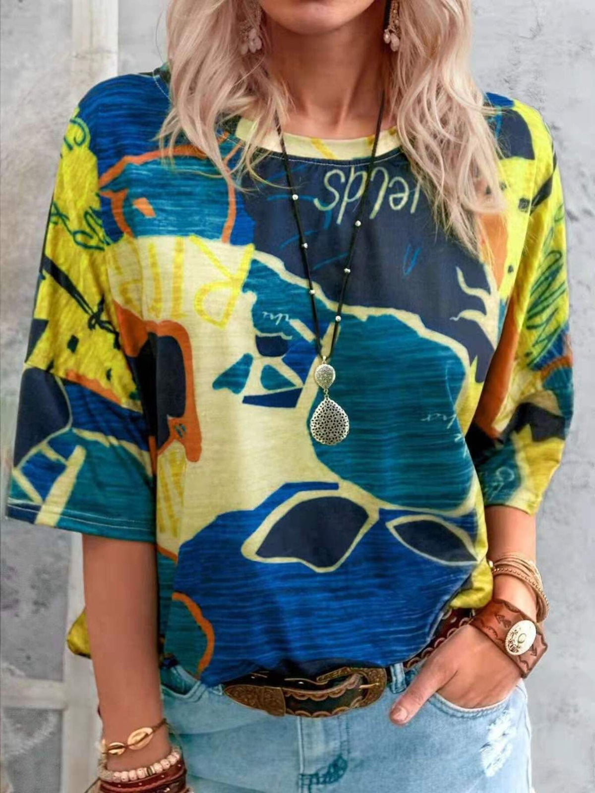 Women's contrast round neck short sleeve casual T-shirt by Plush Fashion Hub, featuring a stylish design and comfortable fit.