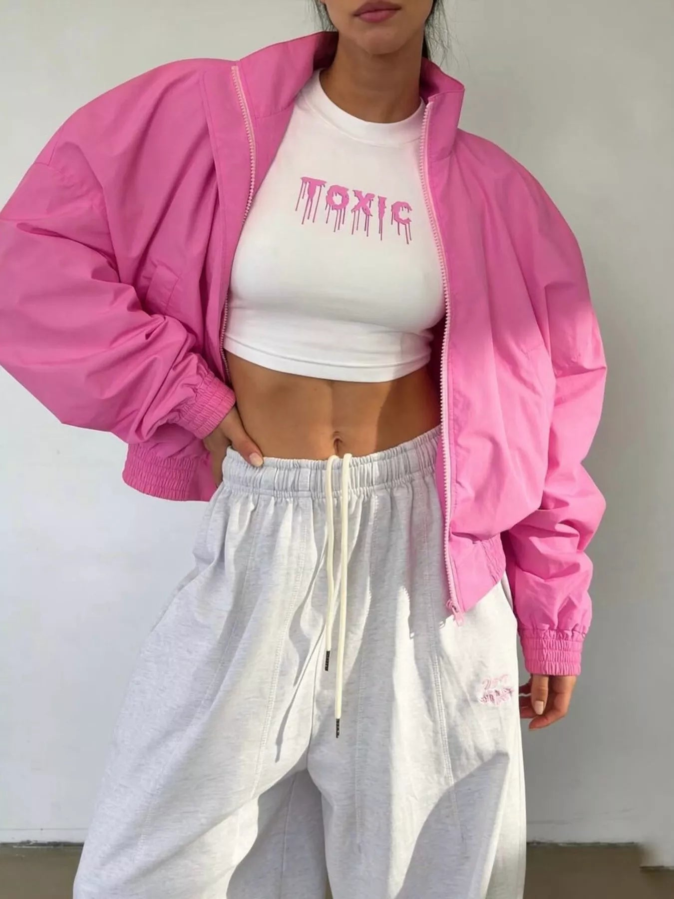 Women's oversized bomber jacket with zip-up front, trendy and stylish, in a relaxed fit, from Trendsi.