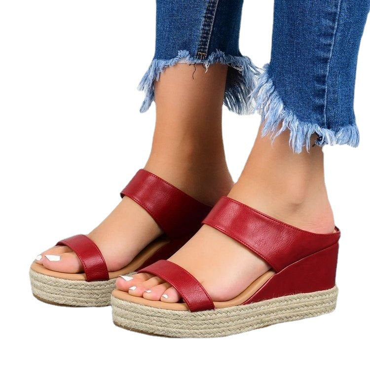 European and American wedge slippers for women featuring hemp rope straps and casual flat sandal design.