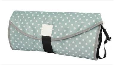 Convenient baby changing padIntroducing the convenient baby changing pad! Made with 420 Oxford and 190 waterproof cloth, this pad is designed for easy clean up and durability. Weighing only 145Convenient baby changing padPlush Fashions ShopPlush Fashion Shop