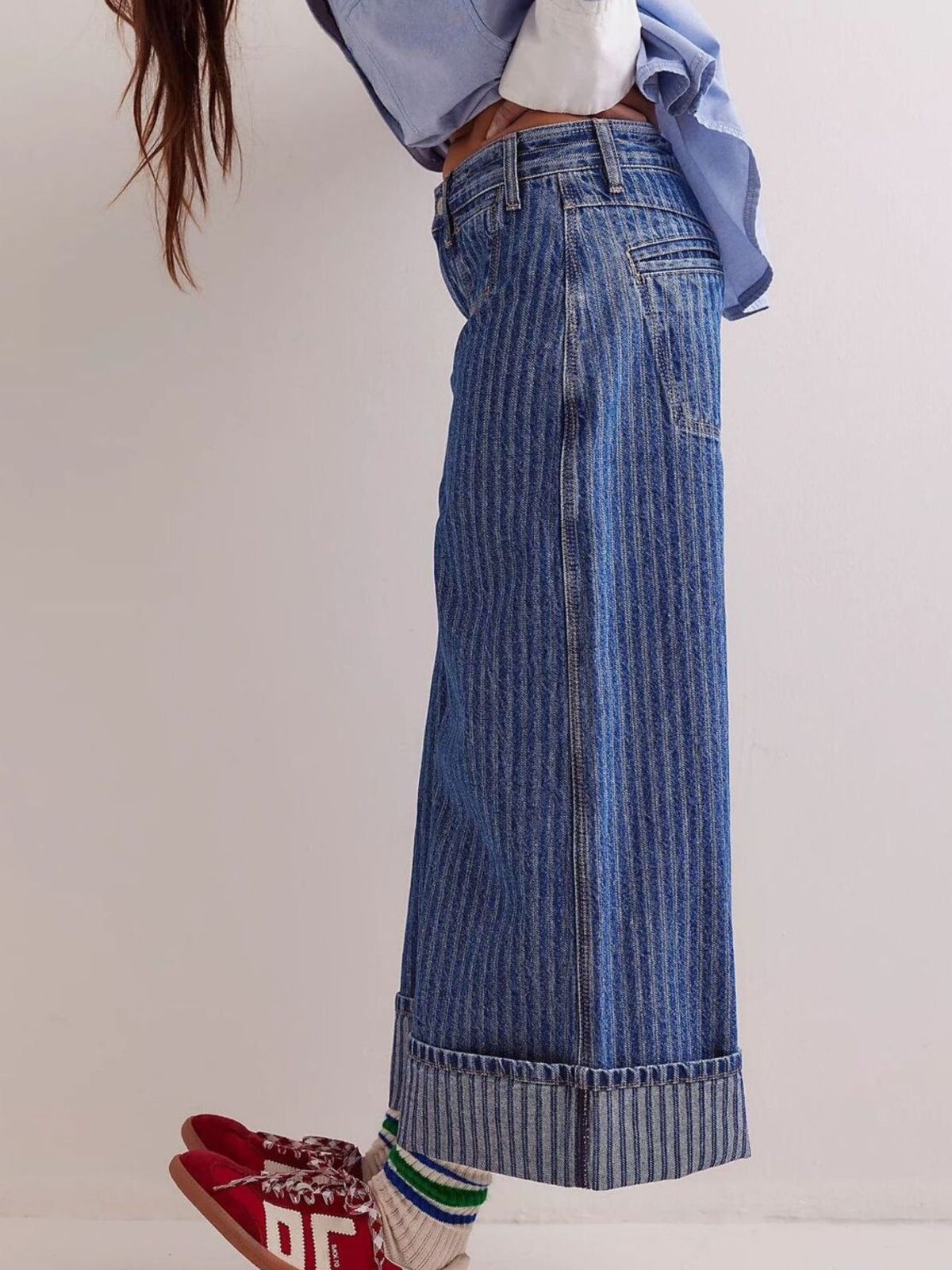 Plush Fashion Hub wide-leg cropped denim jeans with a relaxed fit and stylish design, shown on a model.