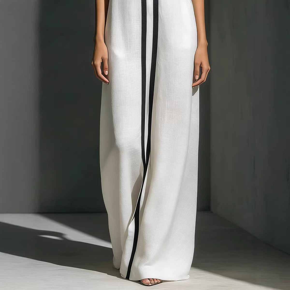 Modern V-Neck Color-Block Wide-Leg Jumpsuit