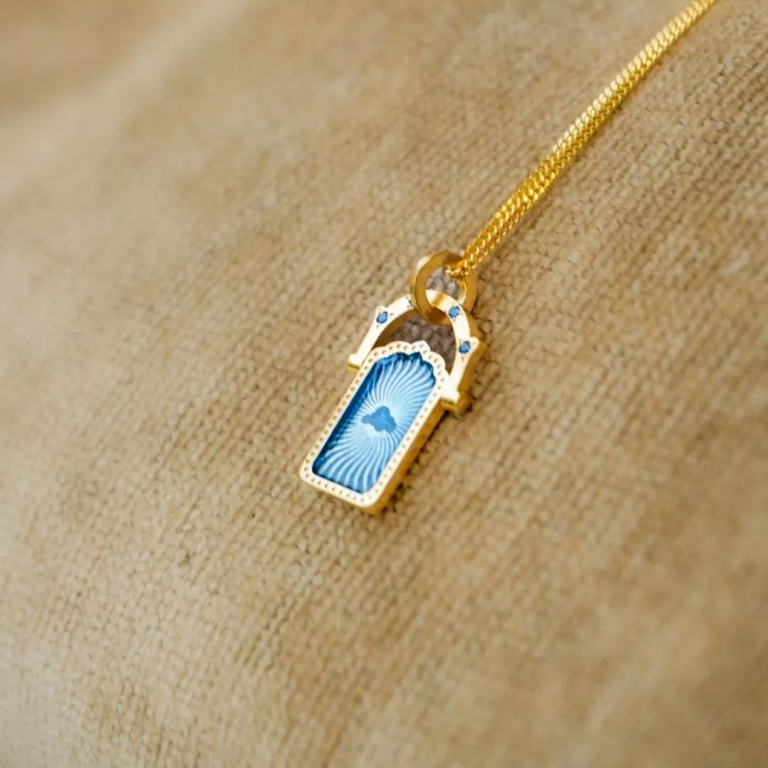 18K gold-plated titanium steel pendant necklace with a sleek, modern design, perfect for stylish everyday wear.