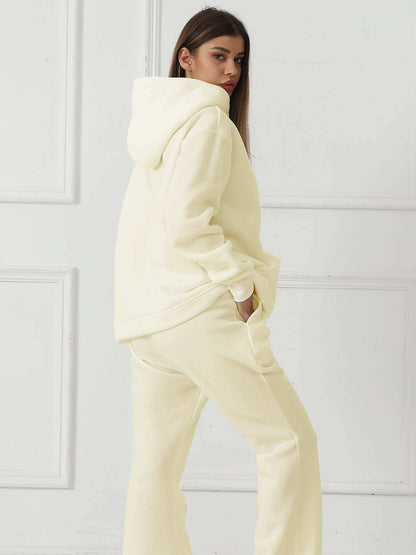 Women's Fashionable Casual Solid Color Long Sleeved SweatsuitExperience style and comfort with our Women's Fashionable Casual Solid Color Long Sleeved Sweatsuit. This sweatsuit is perfect for any casual occasion, made with higSweatsuitPlush Fashions ShopPlush Fashion Shop