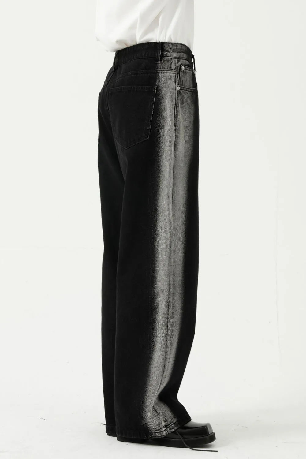 Plush Fashion Hub side contrast jeans with front pockets, featuring stylish color blocking and a modern fit.