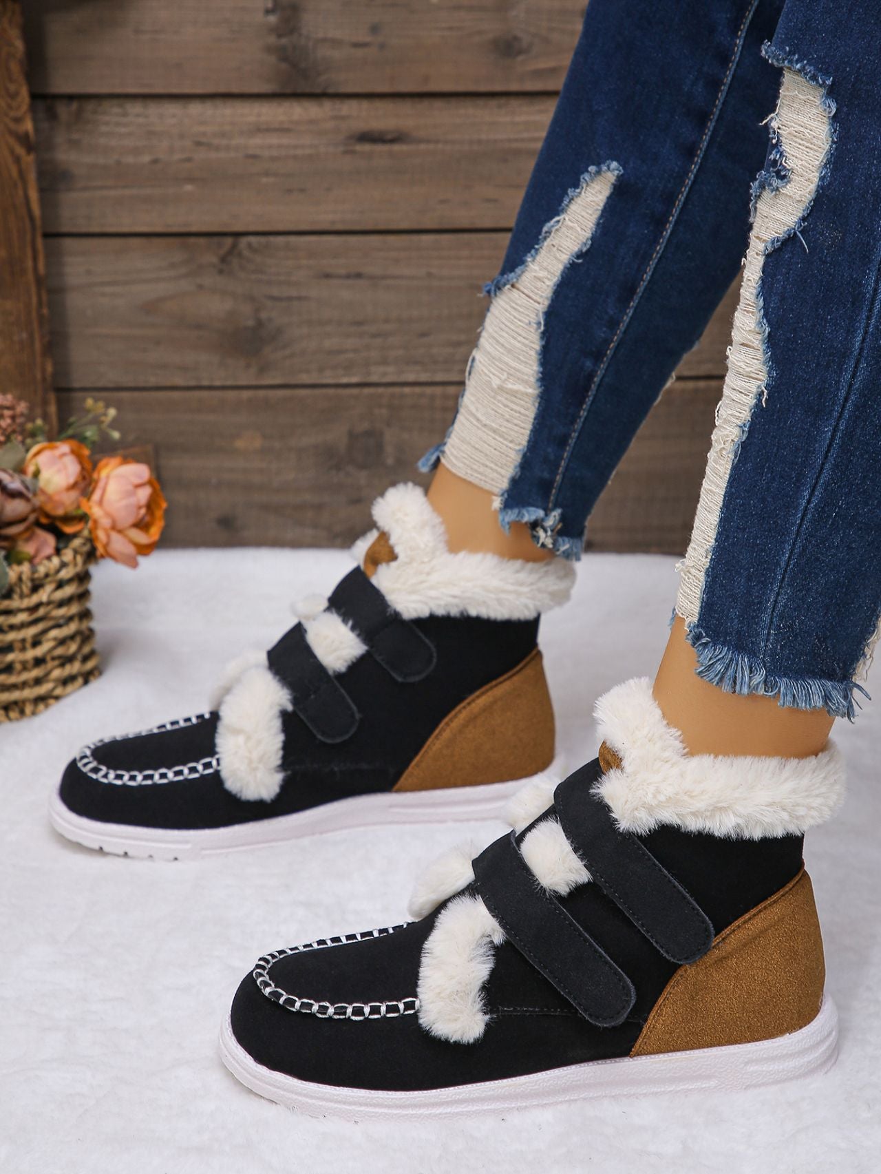 Women's Round Toe Flat Boots