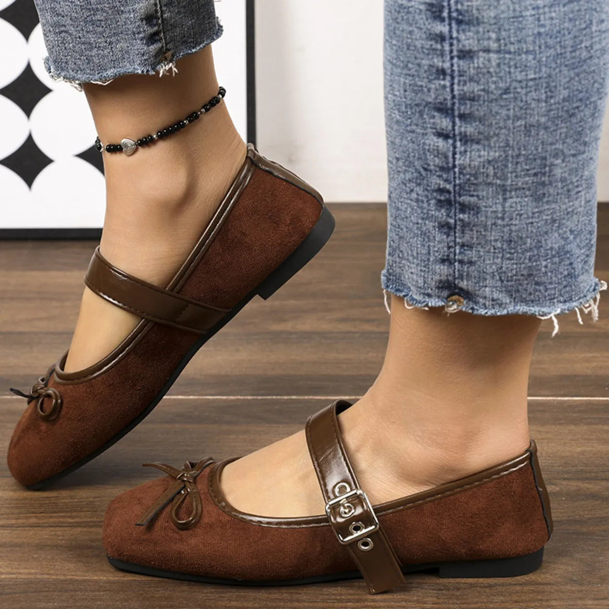 Women's square toe flats slip-ons from Trendsi, stylish and comfortable women's flats with a modern square toe design.