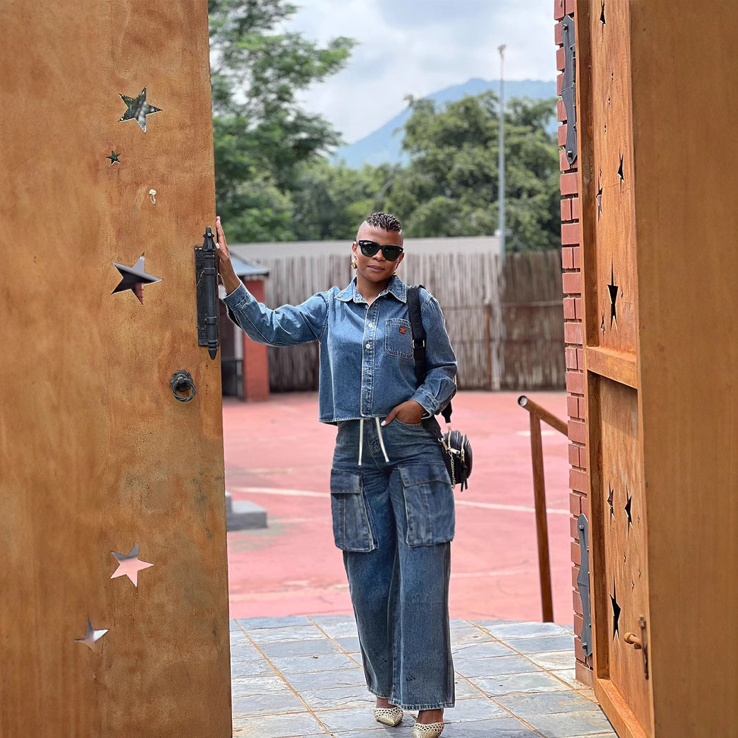 Wide-leg cargo jeans by eprolo featuring street style design, with multiple pockets and a relaxed fit.