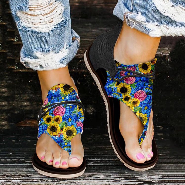LadyShow.Store leopard print ladies' flat beach sandals with large size, perfect for spring and summer outdoor wear.