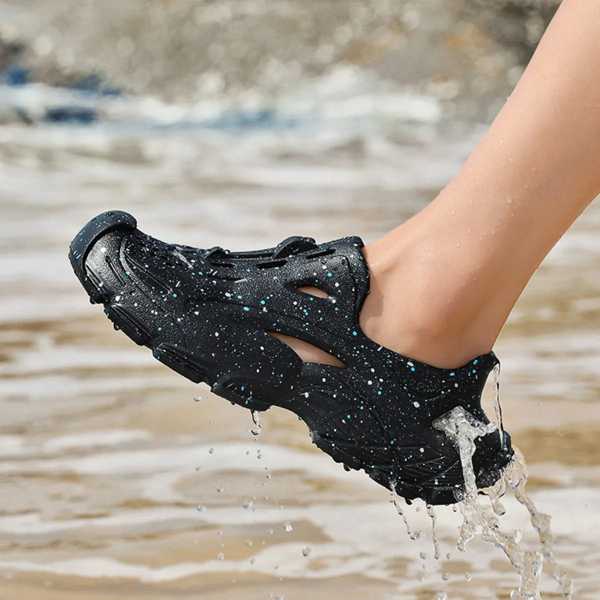 Men's round toe sandals from Trendsi, featuring comfortable straps and casual style, perfect for warm weather wear.