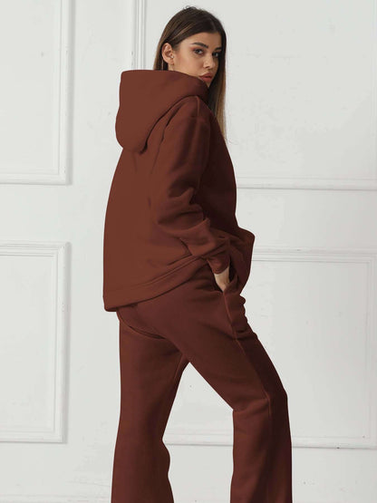 Women's Fashionable Casual Solid Color Long Sleeved SweatsuitExperience style and comfort with our Women's Fashionable Casual Solid Color Long Sleeved Sweatsuit. This sweatsuit is perfect for any casual occasion, made with higSweatsuitPlush Fashions ShopPlush Fashion Shop