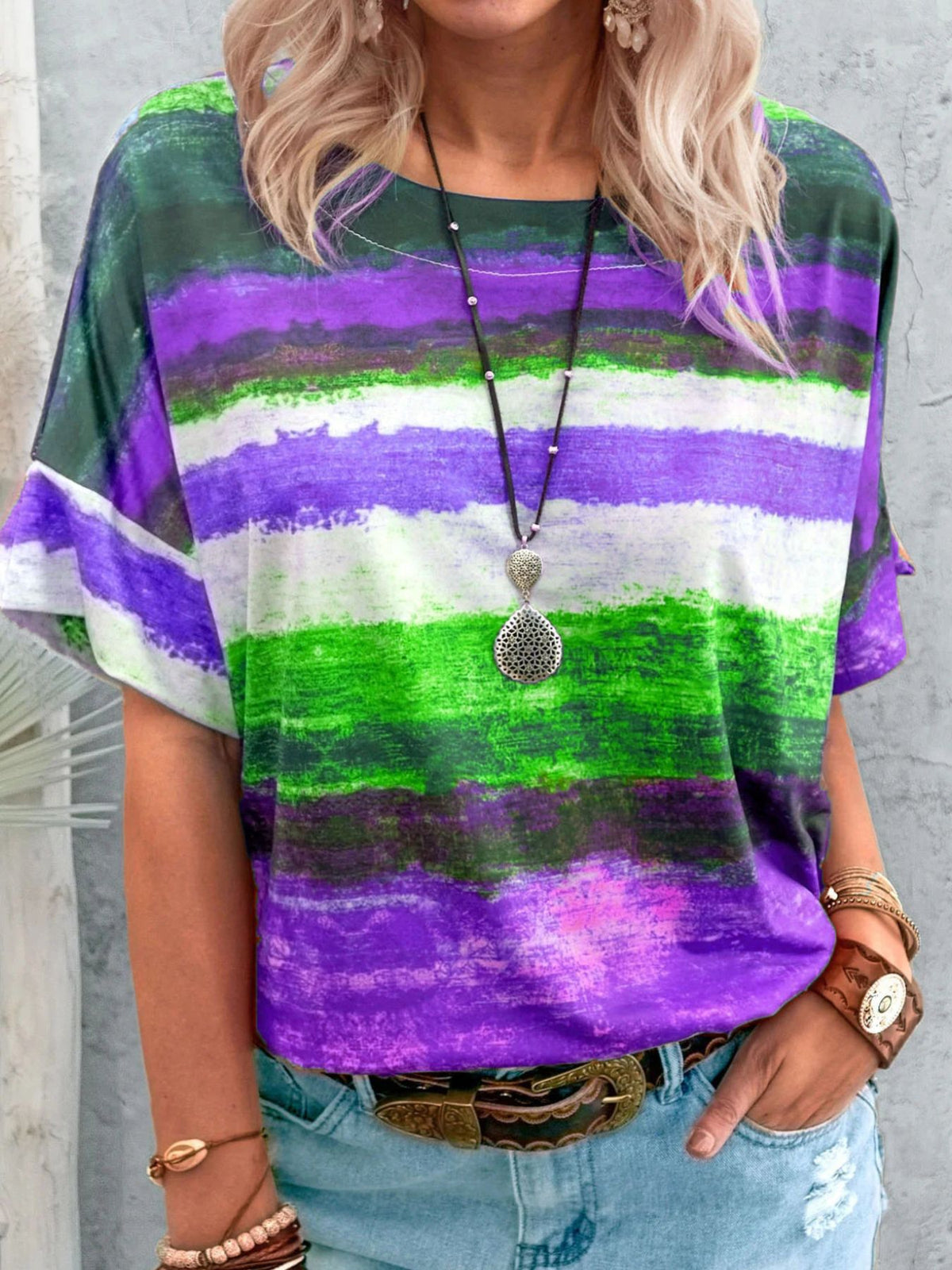 Women's contrast round neck short sleeve casual T-shirt by Plush Fashion Hub, featuring a stylish design and comfortable fit.
