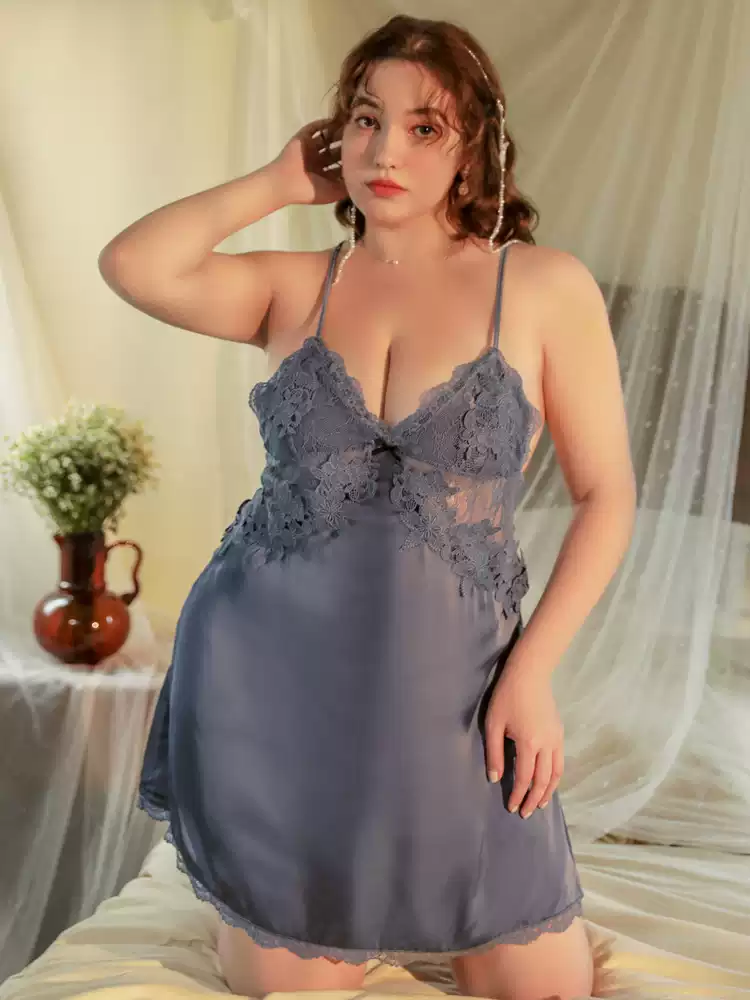 Plus Size Women's Ice Silk V-Neck Lace Suspender Nightgown