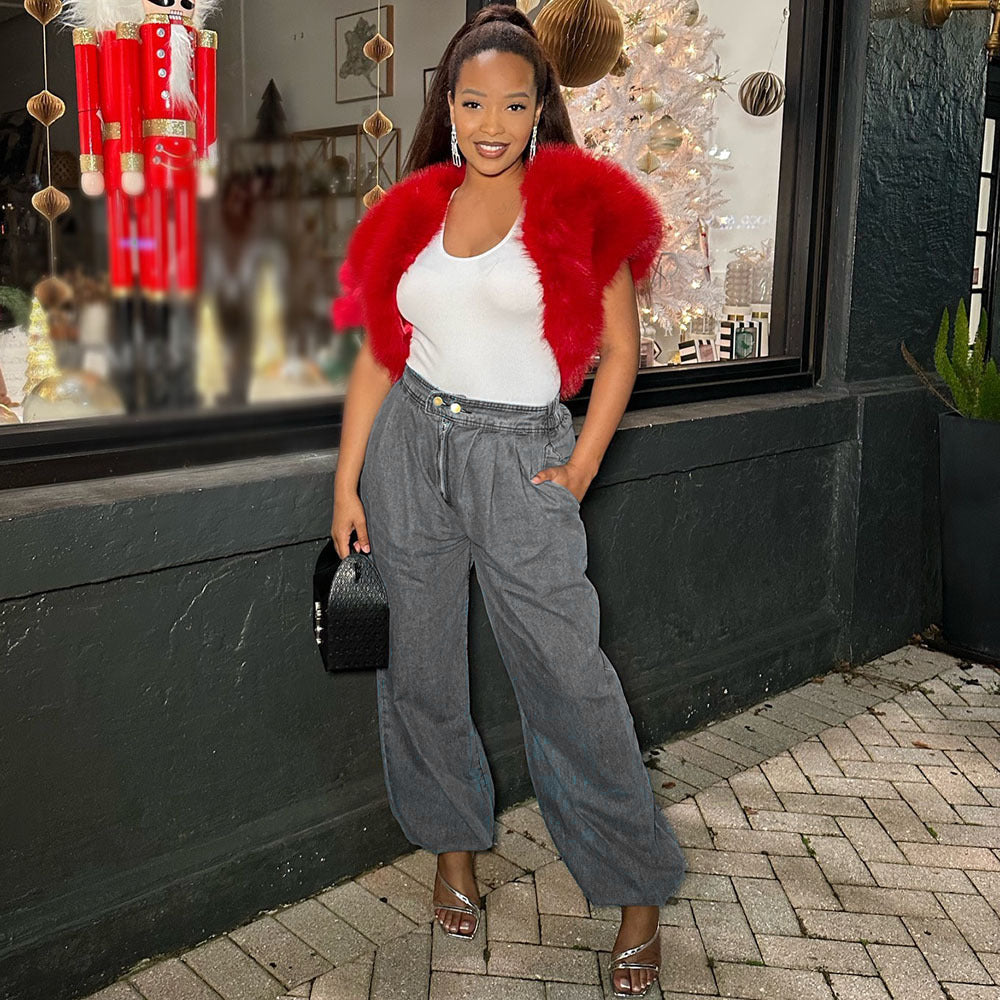 Casual loose-fit women’s denim jeans with zipper cuff and elastic waistband, by Plush Fashion Hub, shown on a model.