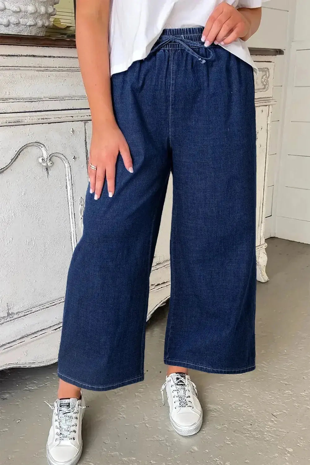Light blue Analeia wide-leg casual plus jeans by Threaded Pear with a relaxed fit and stylish design.