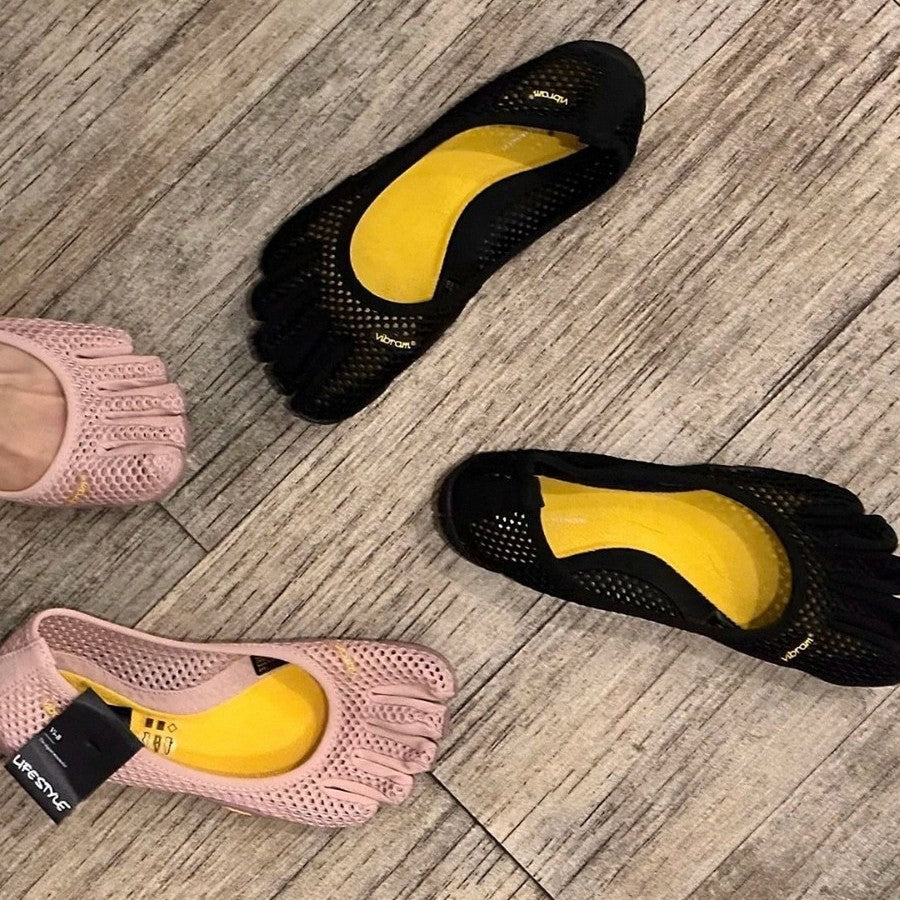 Women's Plush Fashion Hub five finger shoes designed for yoga, Pilates, and outdoor sports, featuring a flexible, barefoot-style design.