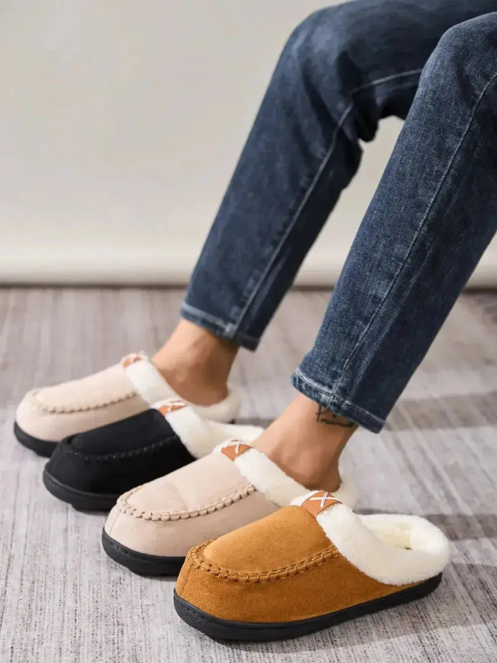 Women's contrast round toe flat slippers by Plush Fashion Hub, comfortable indoor slip-ons with stylish color contrast design.