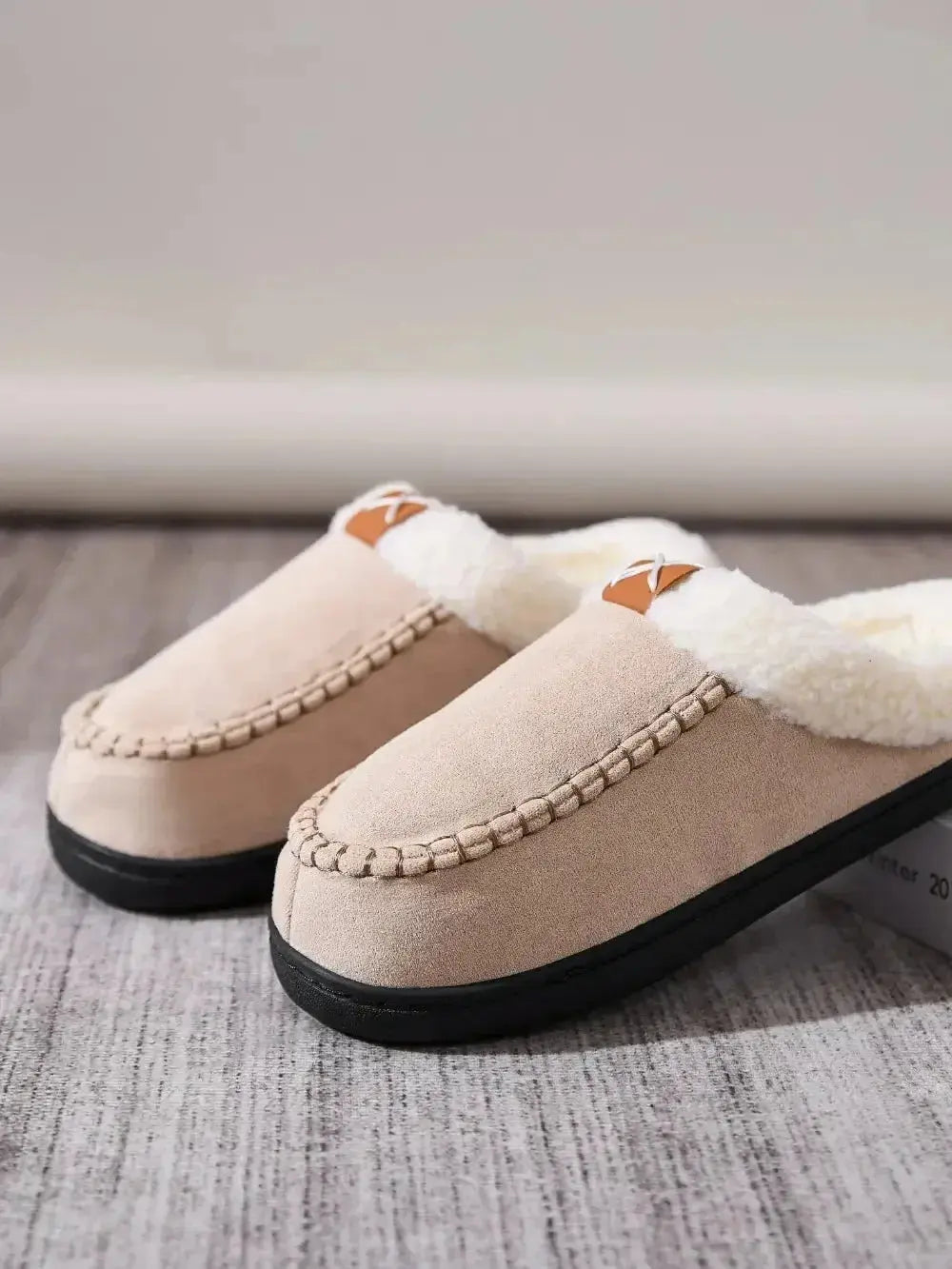 Women's contrast round toe flat slippers from Plush Fashion Hub, comfortable indoor slip-ons with soft fabric and stylish design.