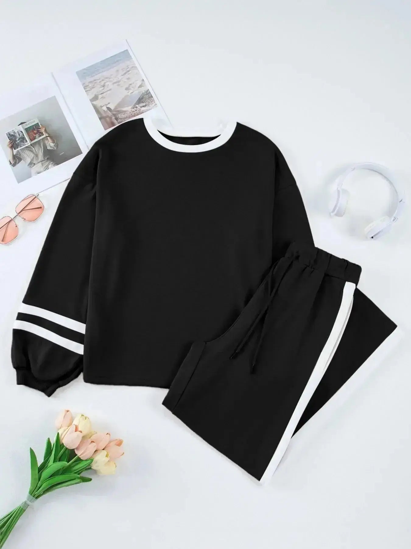 Trendsi contrast trim round neck lounge set with cozy two-piece top and matching pants, casual and comfortable sleepwear or loungewear