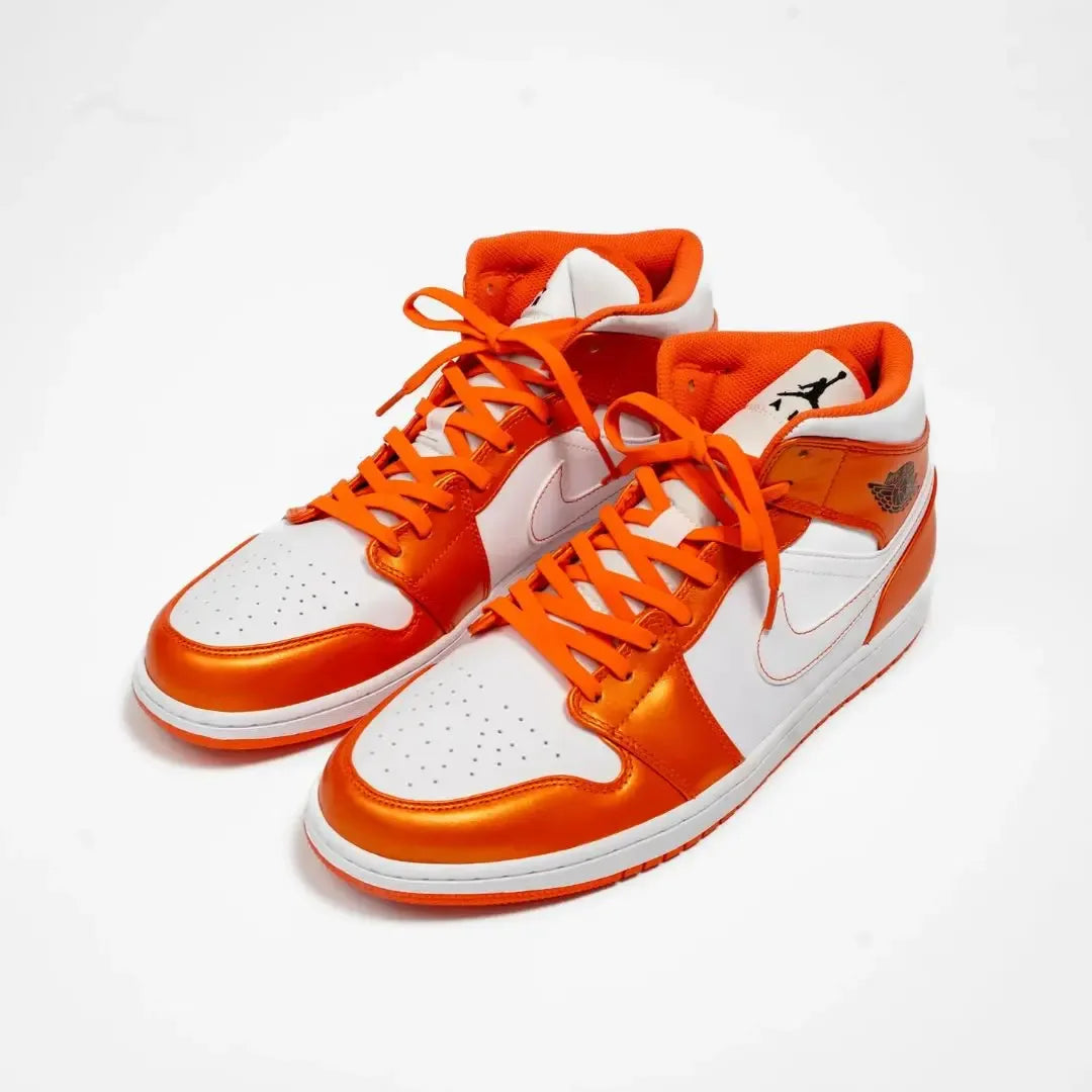 Coral orange elastic shoelace by Bread, stretchy and durable for comfortable footwear.
