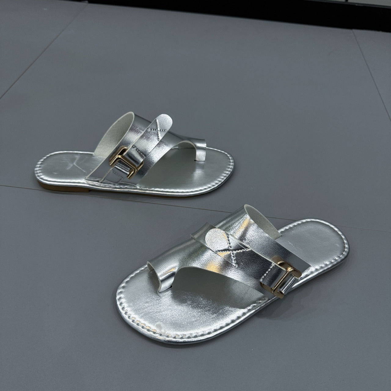 Elegant Closed-Toe Flat Sandals
