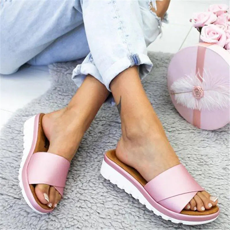 Comfortable wedge heel women's sandals with mid-height heel and open toes from Trendy Attic Store01, perfect for summer wear.