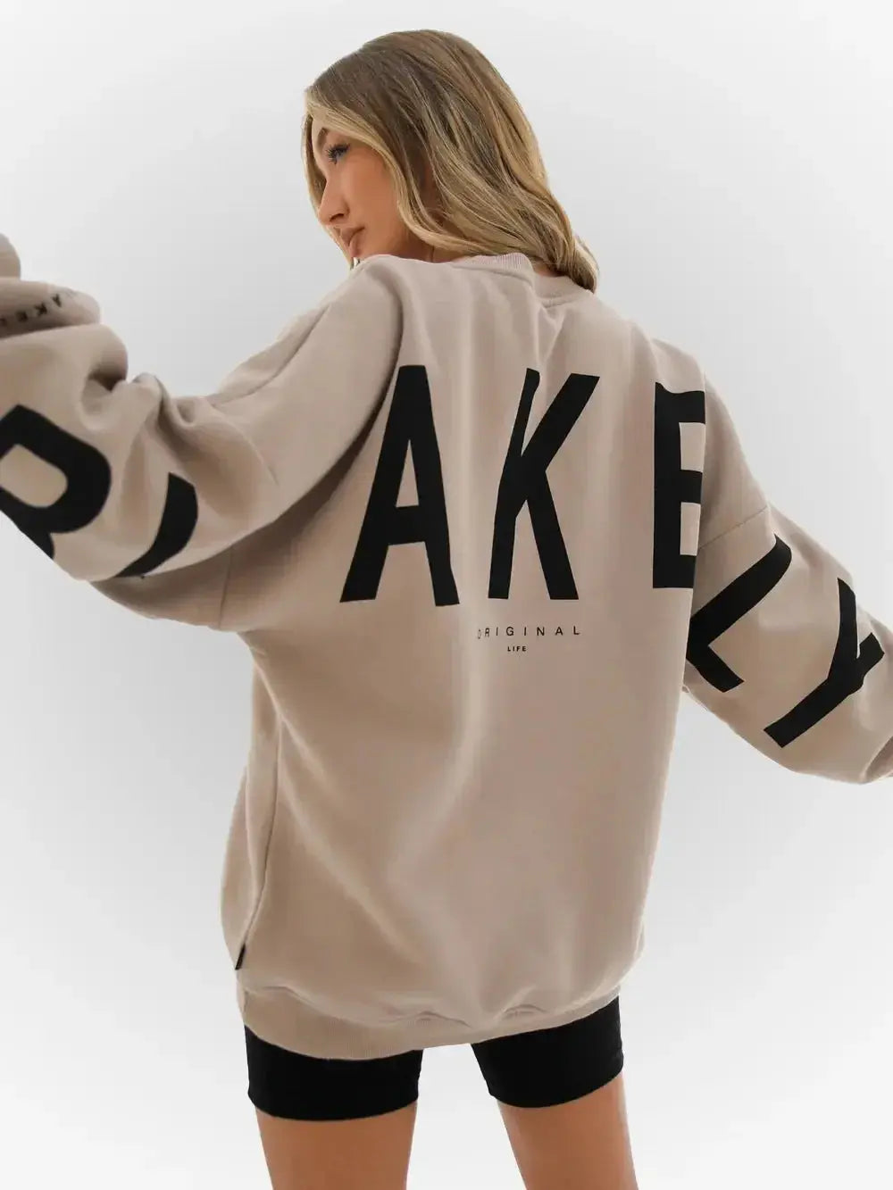 Oversized Plush Fashion Hub graphic print long sleeve sweatshirt with a cozy, thickened urban pullover design.