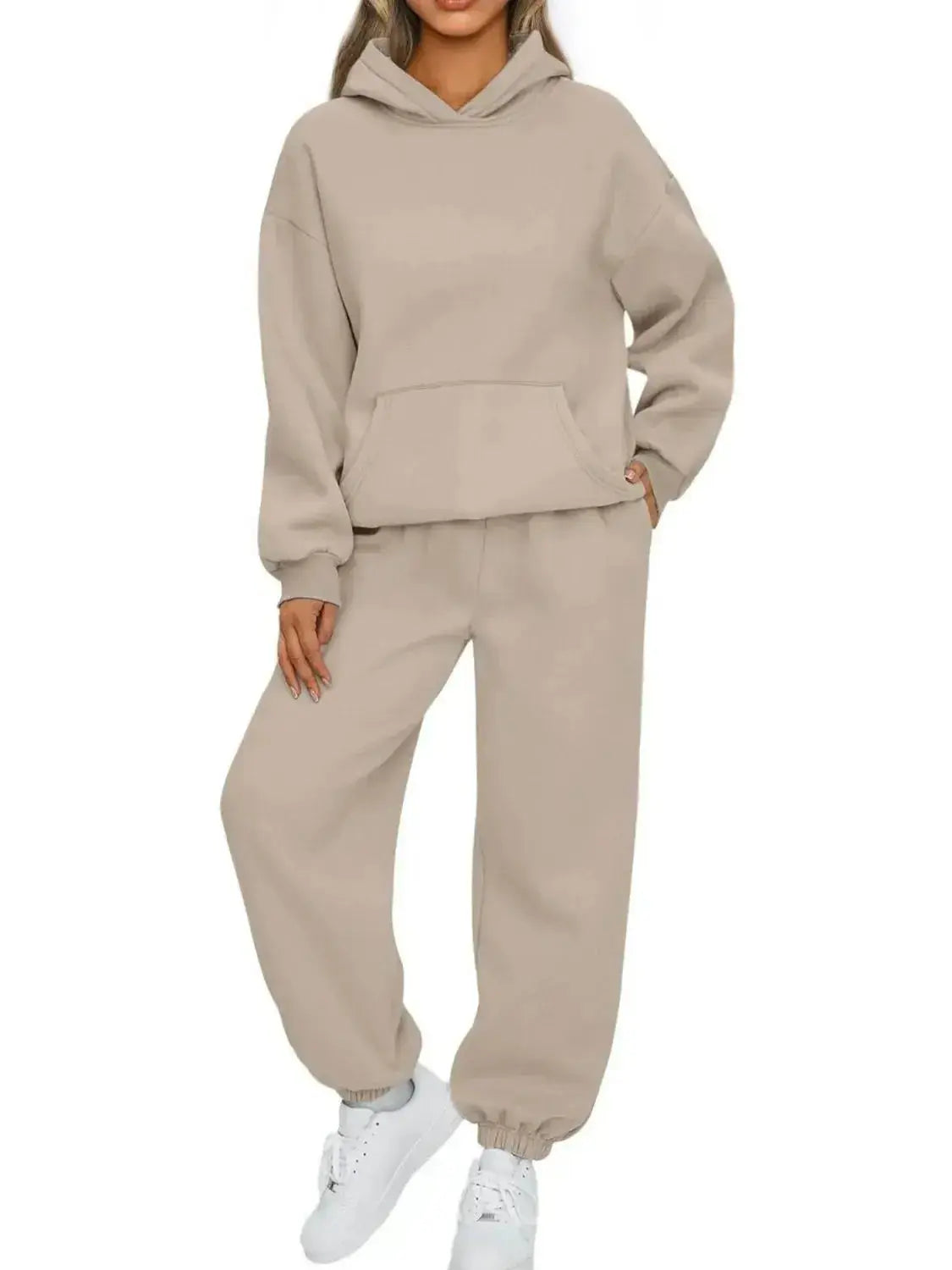 Plus size women’s plush hoodie and jogger sweat suit with kangaroo pocket, casual and comfortable loungewear set.
