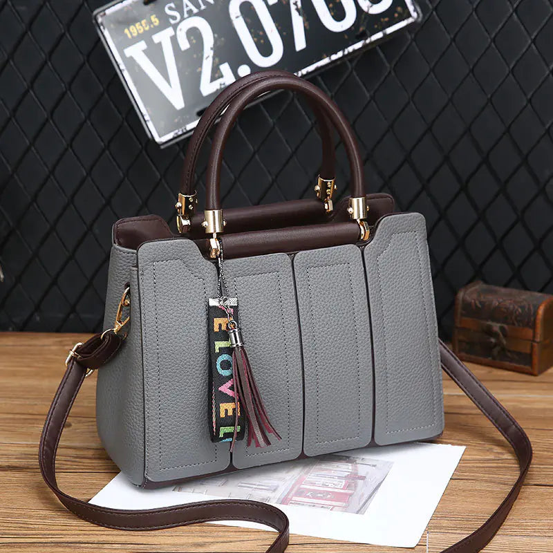 Women’s fashion shoulder tote bag from Trendy Attic Store01, stylish purse with a spacious design and modern look.