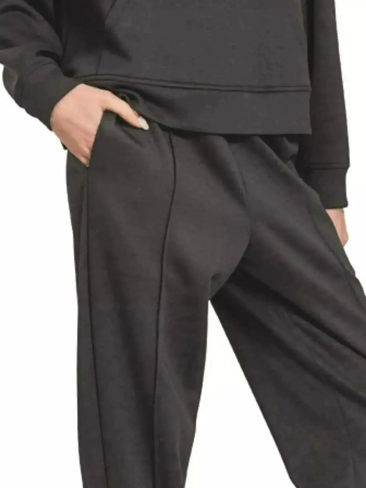Women's plush fashion hub half-zip sweatshirt and joggers lounge set, soft, comfortable sweatsuits for casual wear.