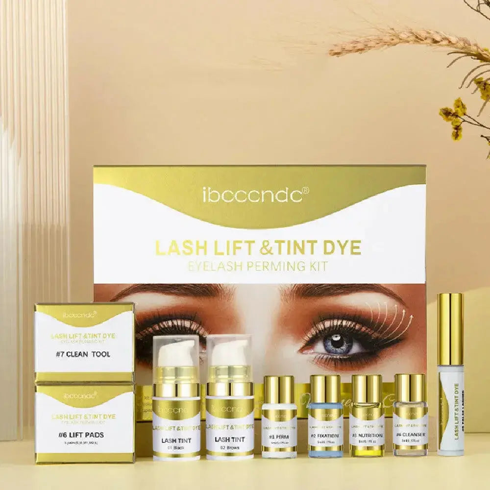 Lightweight natural-style synthetic false eyelashes set by Plush Fashion Hub, featuring soft, dyeing eyelash design for a natural look.