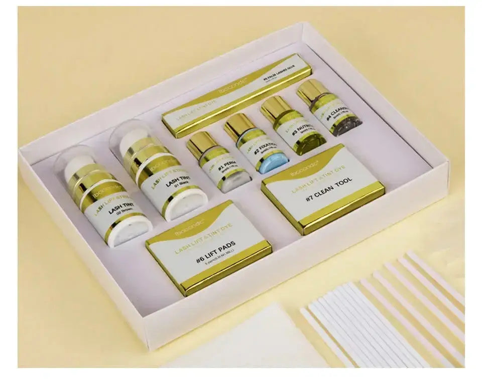 Lightweight synthetic false eyelash set with natural style, soft and dyed for a lush, feminine look by Plush Fashion Hub.