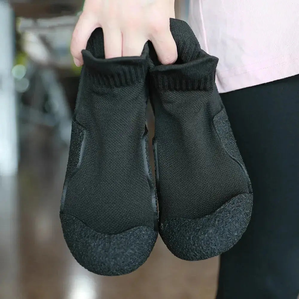 Lightweight Plush Fashion Hub non-slip yoga and fitness sneakers with breathable upper and wear-resistant sole for active workouts.
