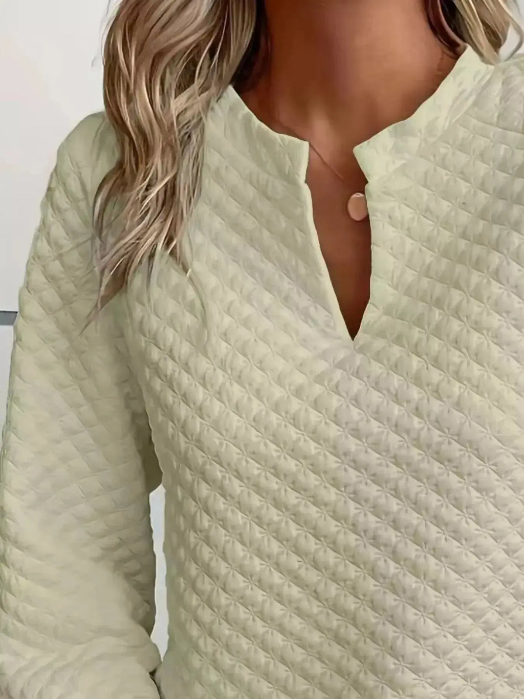 Women's plush fashion hub waffle-knit sweatshirt with notched raglan sleeves, soft textured pullover, casual shirt for comfortable style.