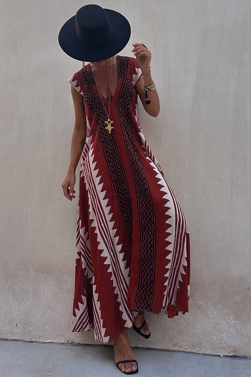 Casual women's loose holiday dress by Plush Fashion Hub, featuring comfortable fit and stylish design, perfect for relaxed occasions.