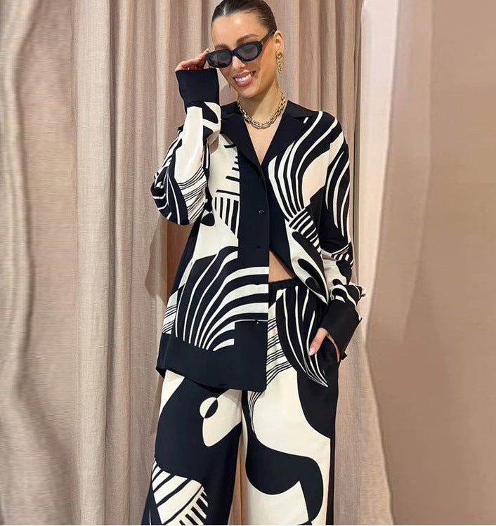 Casual women’s matching set with printed design from Plush Fashion Hub, featuring comfortable and stylish coordinated clothing.