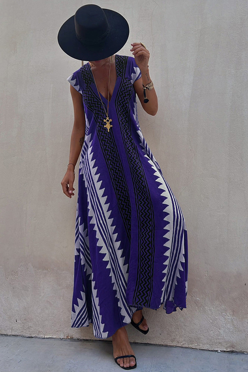 Loose casual women's holiday dress by Plush Fashion Hub, featuring a relaxed fit and comfortable style for warm weather.