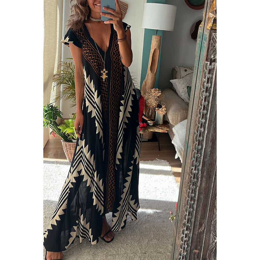Casual loose holiday dress for women by Plush Fashion Hub, featuring a relaxed fit and comfortable style.