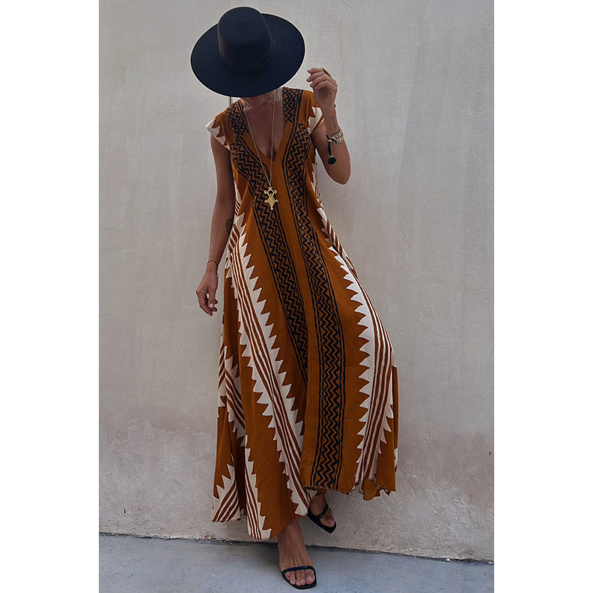 Casual loose holiday dress for women by Plush Fashion Hub, featuring lightweight fabric and relaxed fit perfect for warm weather.