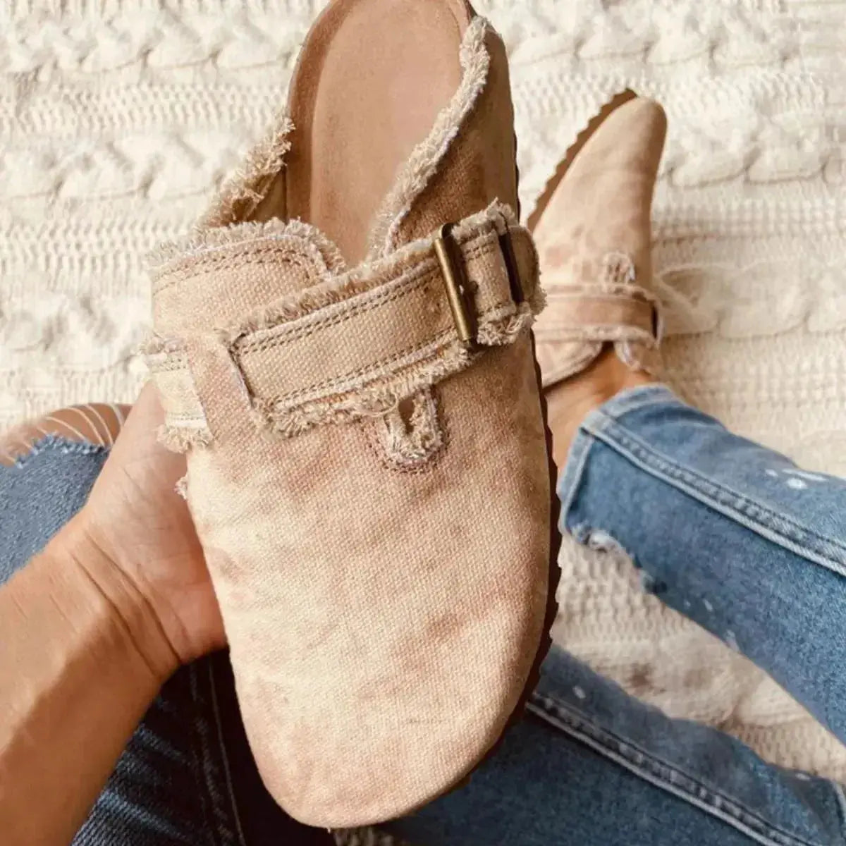 Women’s round toe flat loafers by Plush Fashion Hub, casual slip-on footwear with a comfortable and stylish design.